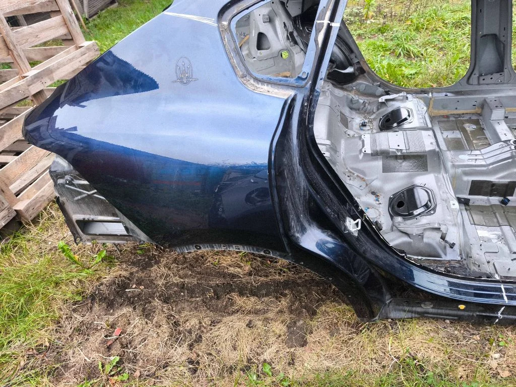 Rear quarter panel – right
