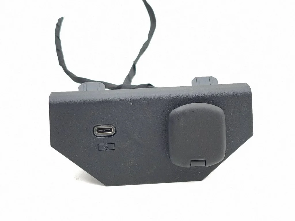 12 V Socket (front) – Toyota C-HR II (2023-)
