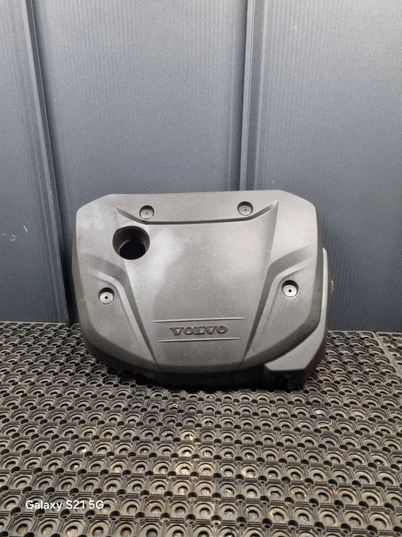 Engine cover (trim) – Volvo V60 (2013-2018)