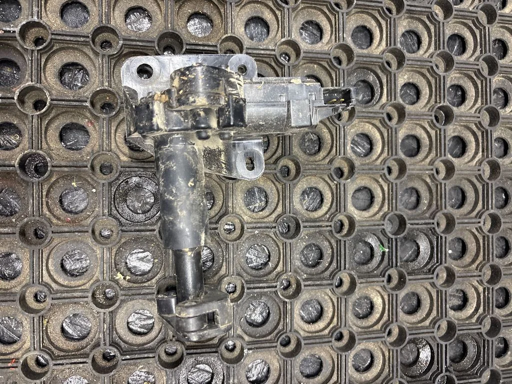 Vent window/glass motor