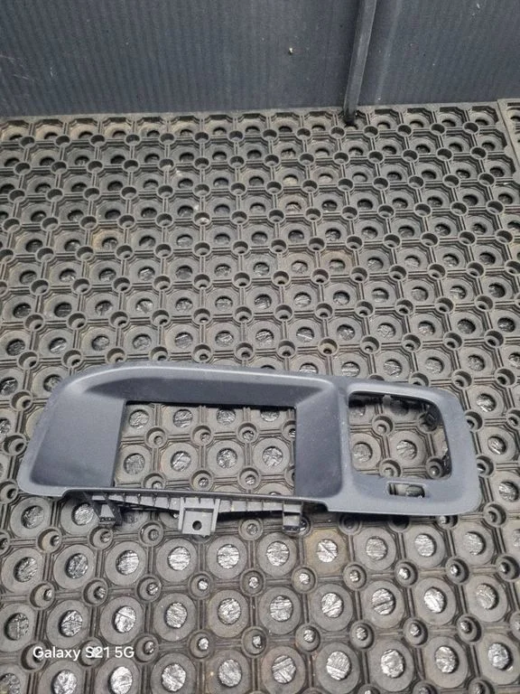 Dash center air vent grill 30791675