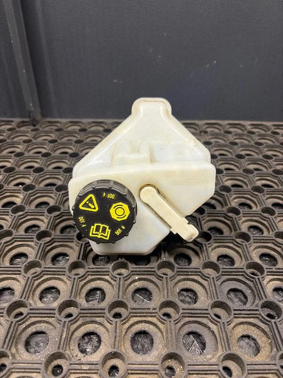 Brake fluid reservoir 03350885571