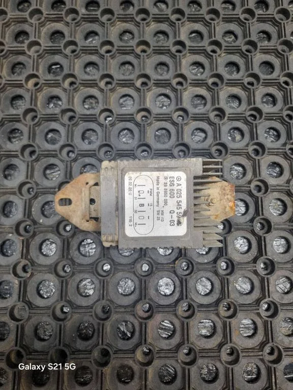 Coolant fan relay – Mercedes-Benz E-Class W210 (1995-2002)