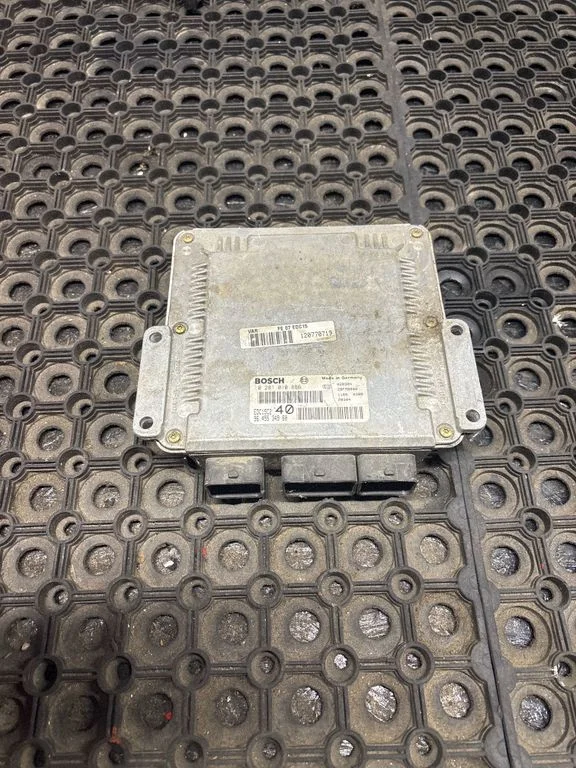 Engine control unit/module 0281010886