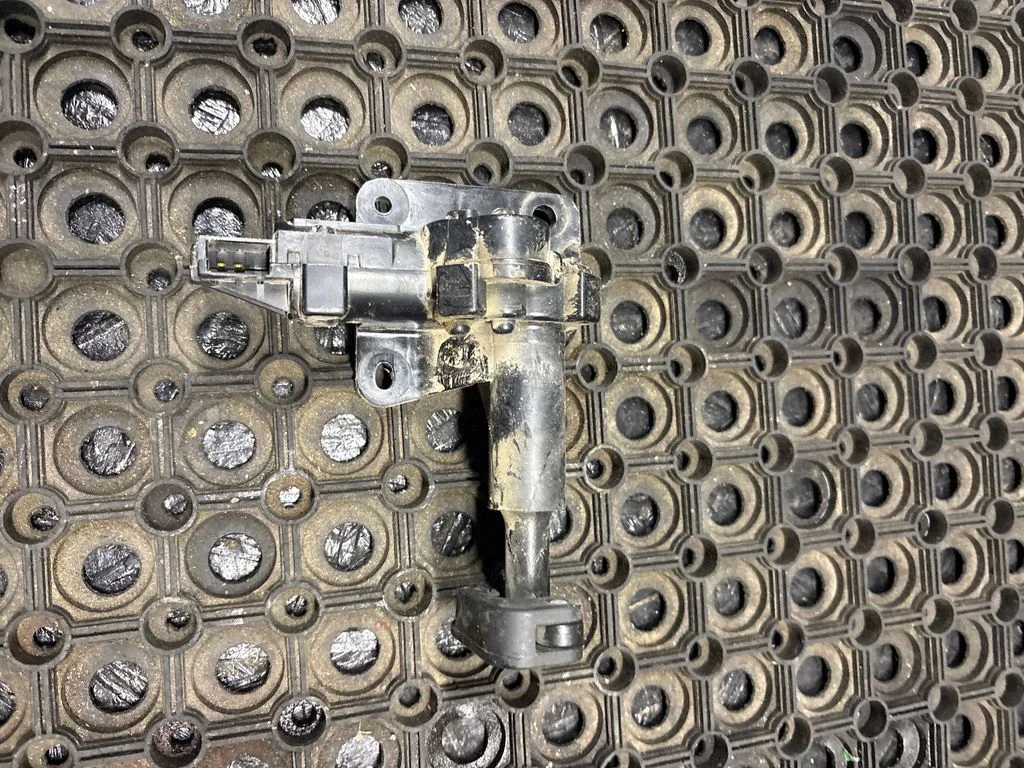 Vent window/glass motor