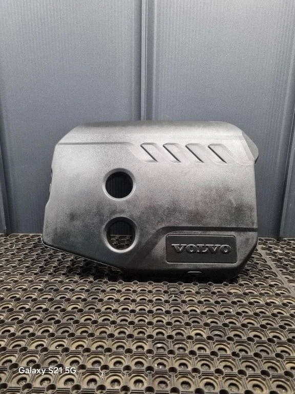 Engine cover (trim) – Volvo V60 (2013-2018)