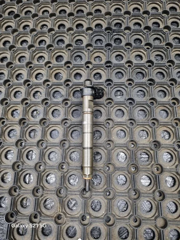 Fuel injector