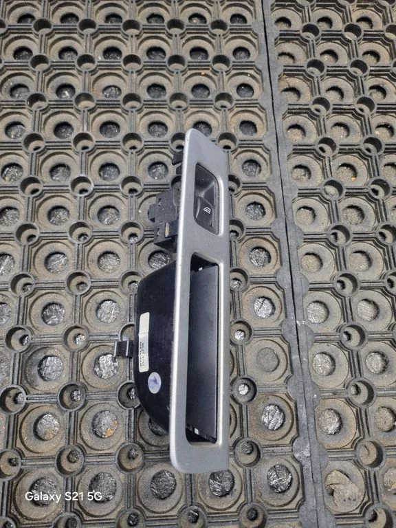 Electric window control switch – Volvo V50 (2008-2012)