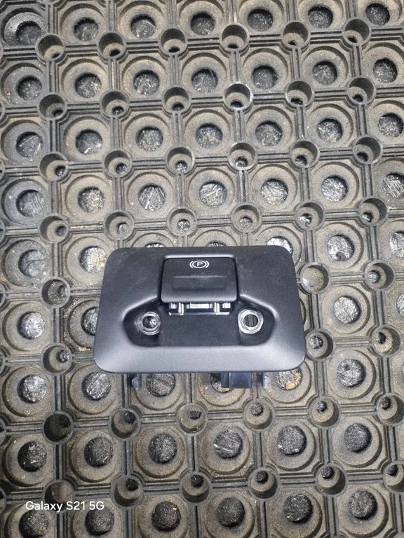 Hand parking brake switch – Volvo V60 (2013-2018)