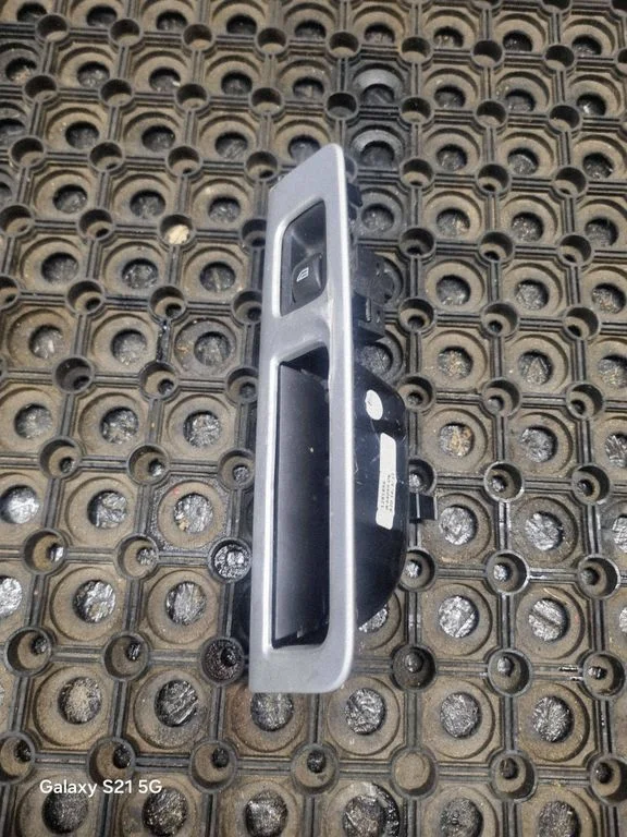 Electric window control switch – Volvo V50 (2008-2012)