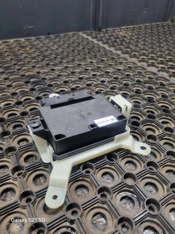 Hand brake control module – Volvo V60 (2013-2018)