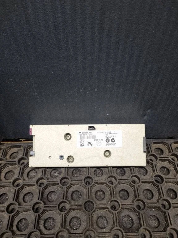 Aerial antenna amplifier – BMW 7 Series E65 E66 (2001-2008)