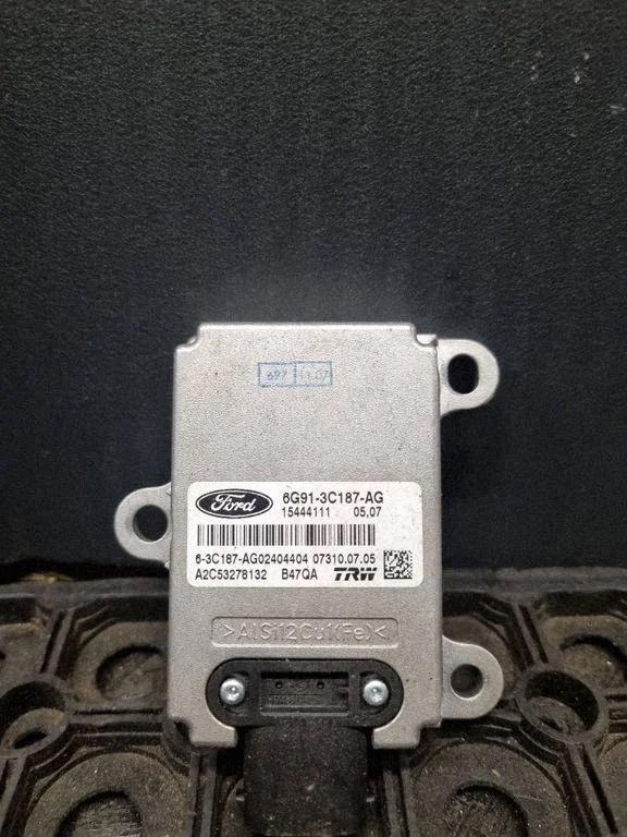 ESP (stabiilsussüsteemi) andur (pöördekiirusandur) – Ford S-MAX (2006-2015)