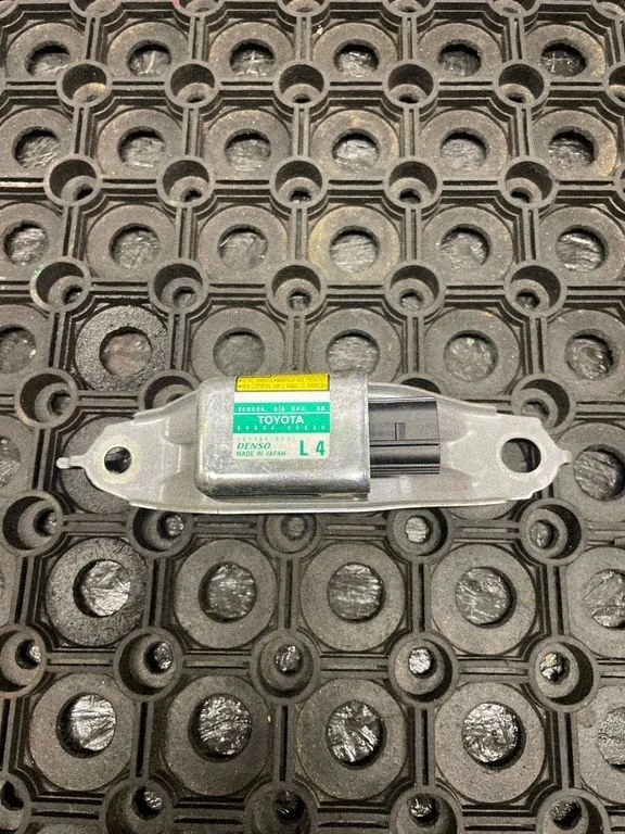 Turvapadja löögiandur 8983447020