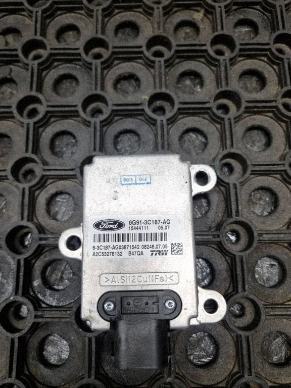ESP (stabiilsussüsteemi) andur (pöördekiirusandur) – Ford S-MAX (2006-2015)