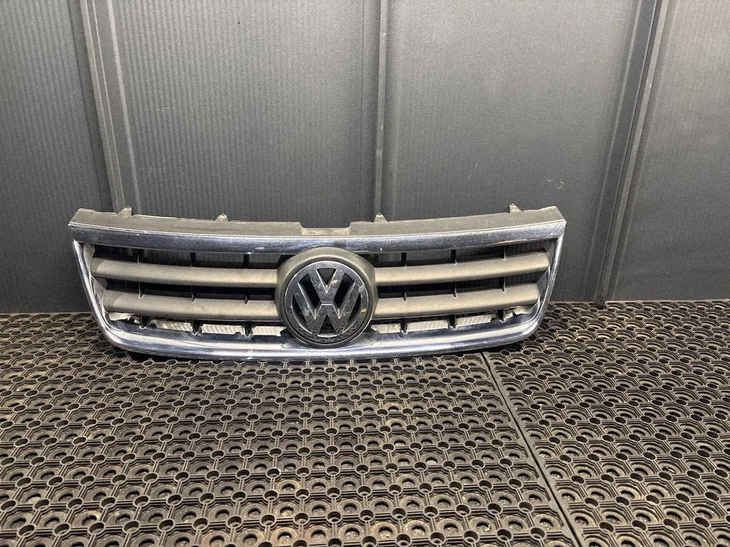 Augšējās restes – Volkswagen Touareg I (2002-2010)