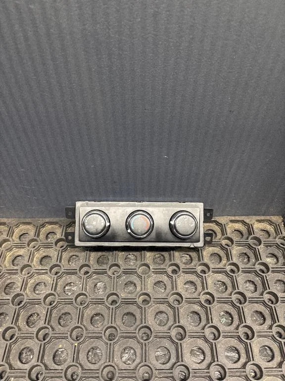 Climate control unit – Chrysler Grand Voyager V (2007-2015)