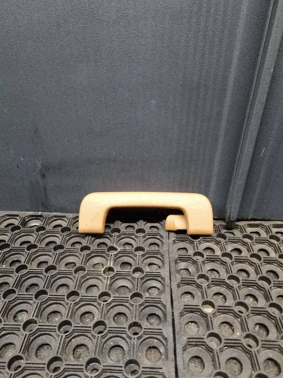 Front interior roof grab handle 8P0857607M