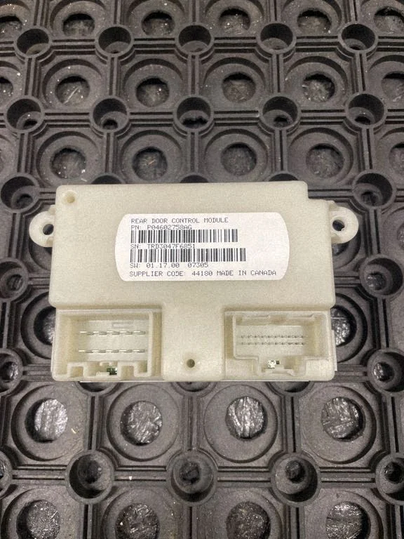 Door control unit/module P04602758AG