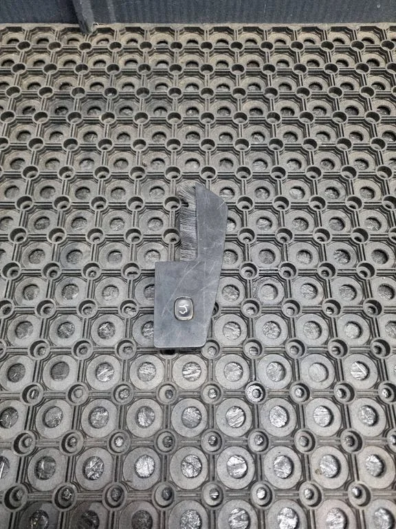 Tailgate opening switch 04602751AA