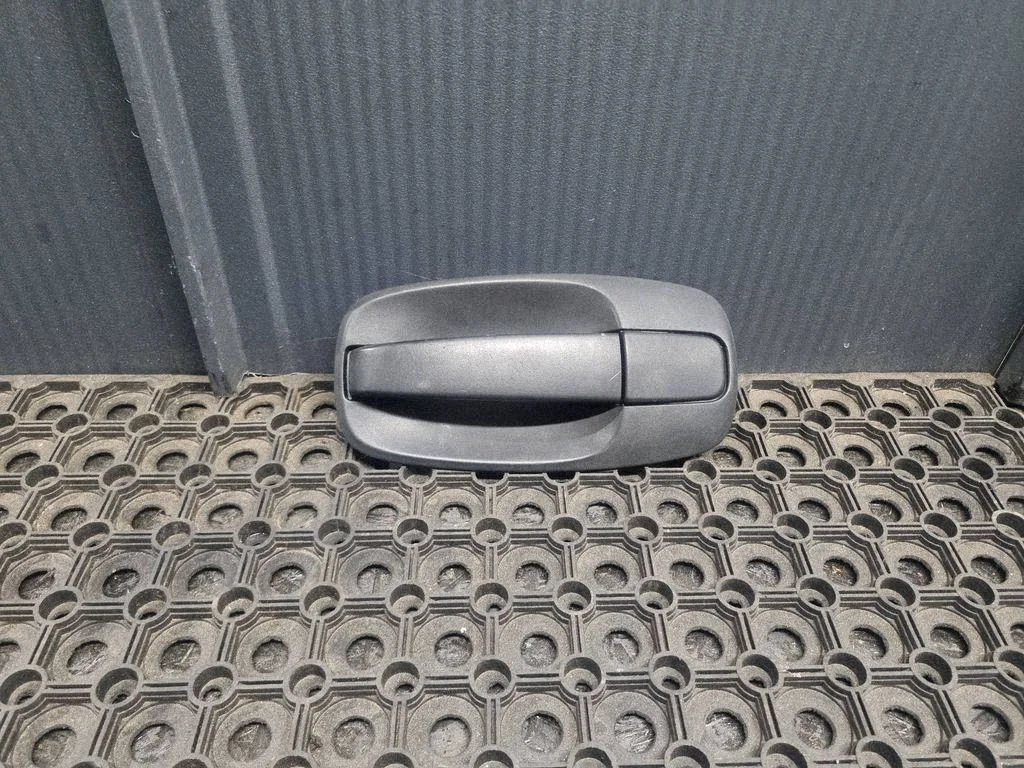 Front door exterior handle – Renault Trafic II (X83) (2001-2014)
