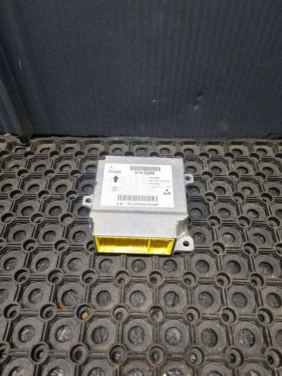 Airbag control unit/module 68148352AA