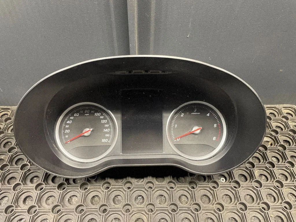 Spidomeeter (näidikuplokk) – Mercedes-Benz C-klass W205 (2014-2021)
