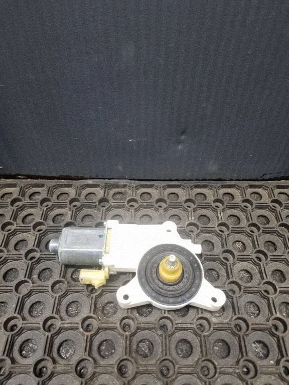 Rear door window regulator motor – Chrysler Grand Voyager V (2007-2015)
