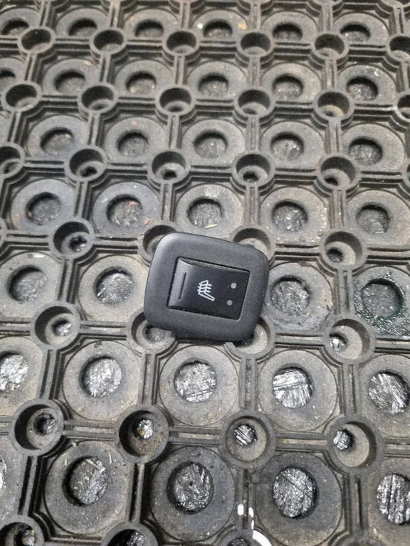 Seat heating switch 1FB12DX9AA