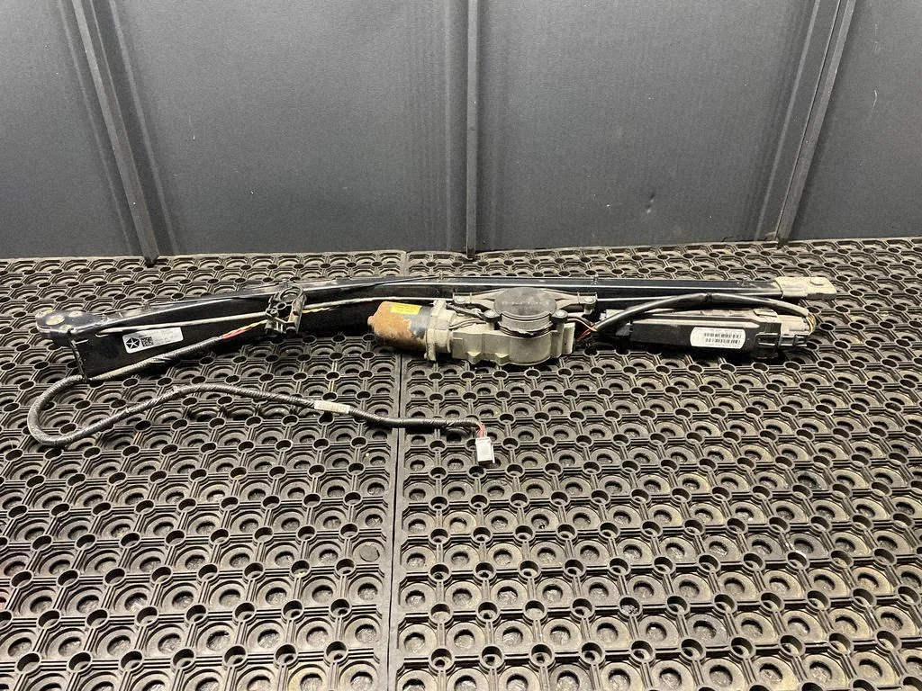 Sliding door motor – Chrysler Grand Voyager V (2007-2015)