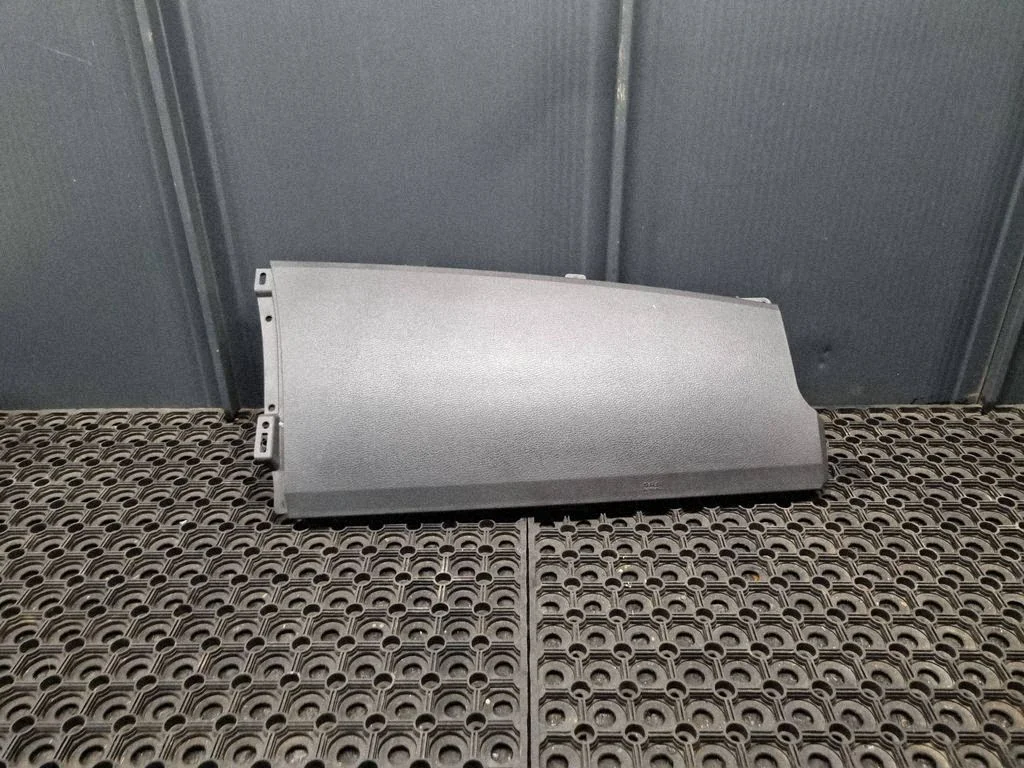 Passenger airbag P05108819AA