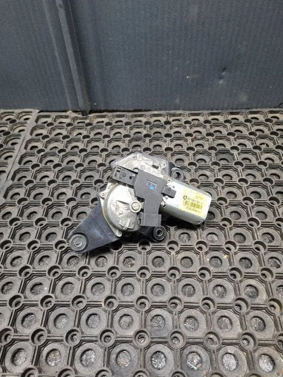 Rear window wiper motor – Chrysler Grand Voyager V (2007-2015)