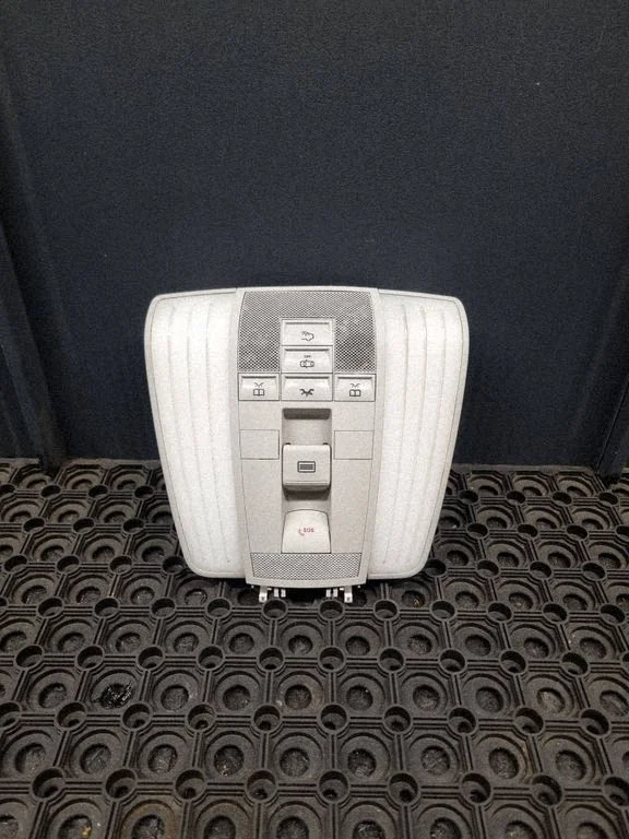 Front seat light A2129006124