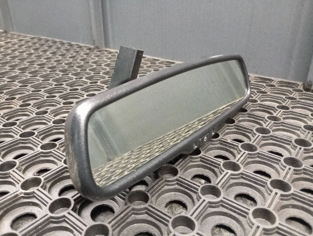 Rear view mirror (interior) 028009