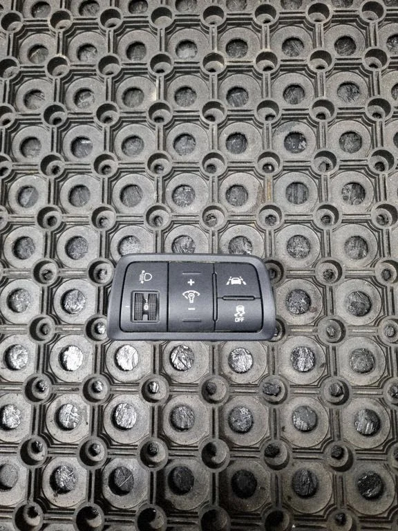 A set of switches – Hyundai i20 Active (2016-2021)