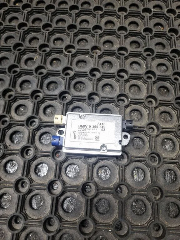 USB control unit – BMW 5 Series F10 F11 (2009-2016)