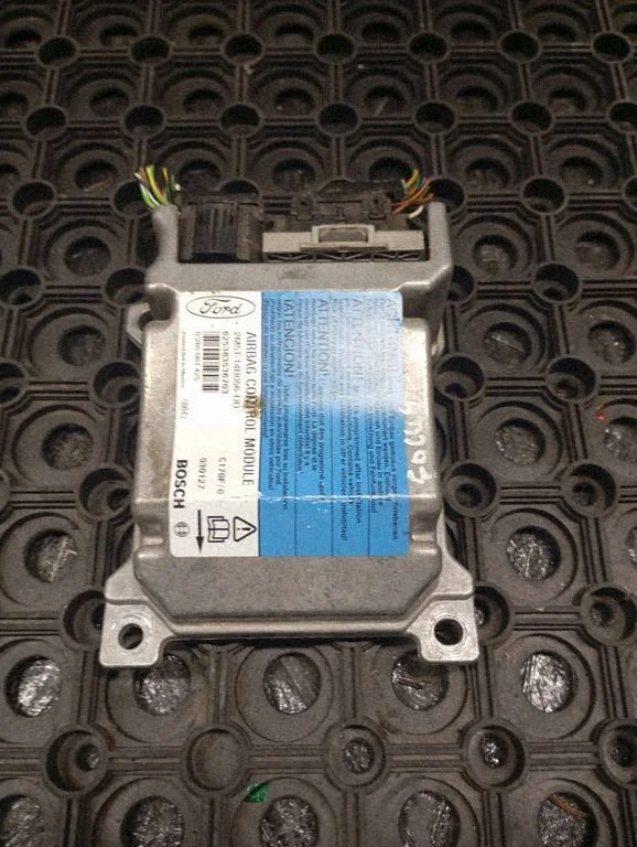 Airbag control unit/module – Ford Focus C-MAX (2003-2010)