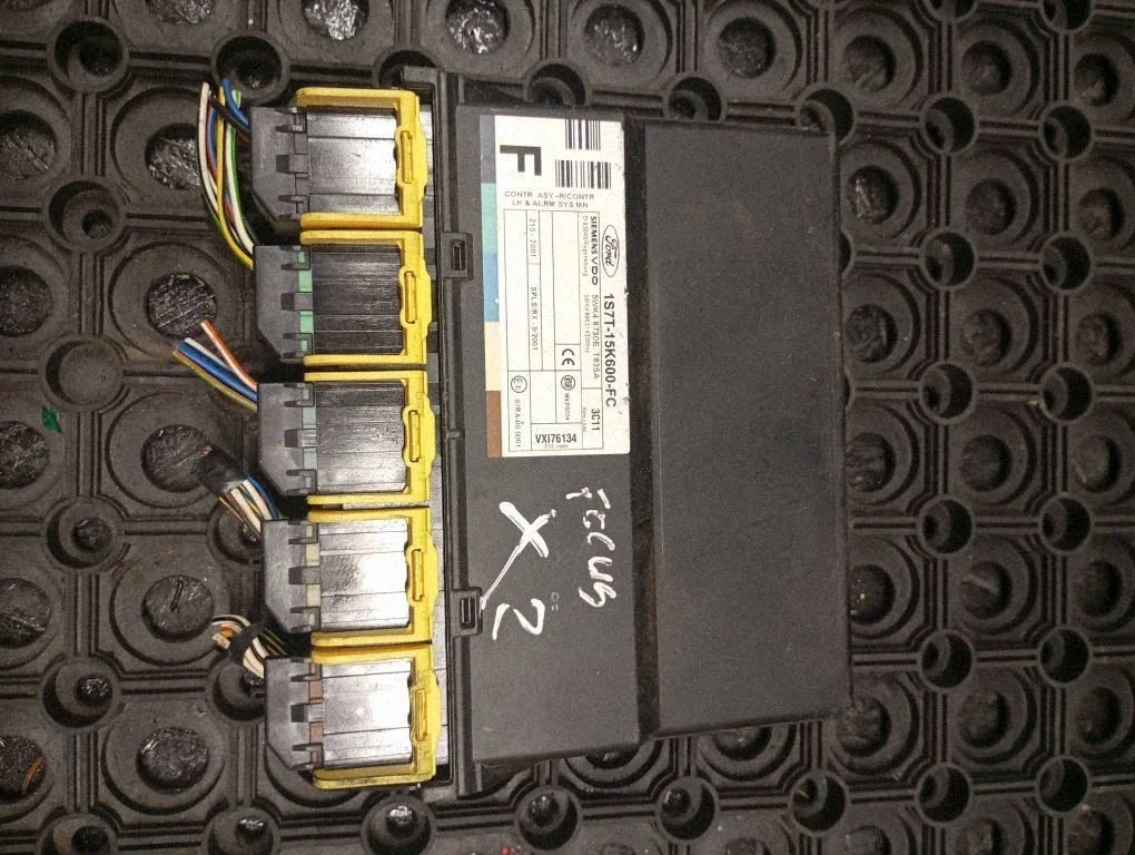 Comfort/convenience module – Ford Focus C-MAX (2003-2010)