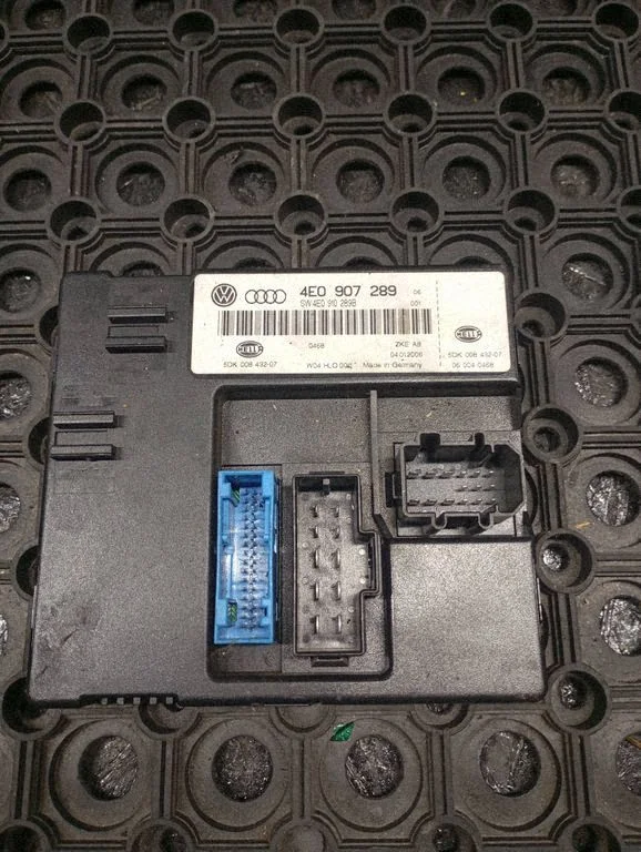 Comfort/convenience module – Audi A8 S8 D3 4E (2002-2009)