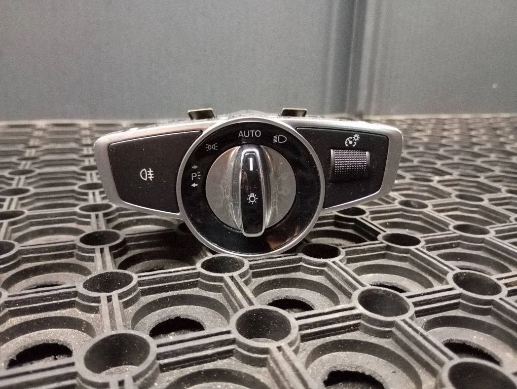 Light switch – Mercedes-Benz C-Class W205 (2014-2021)