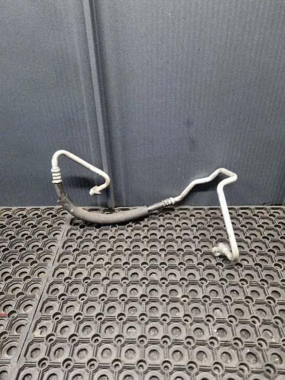 Air conditioning (A/C) pipe/hose 92490BV81A