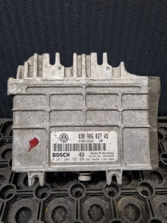 Engine control unit/module ECU – Volkswagen Polo III 6N 6N2 6NF (1995-2001)