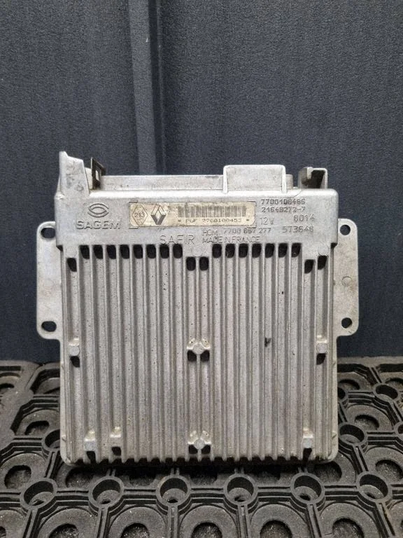 Engine control unit/module ECU – Renault Clio I (1990-1998)
