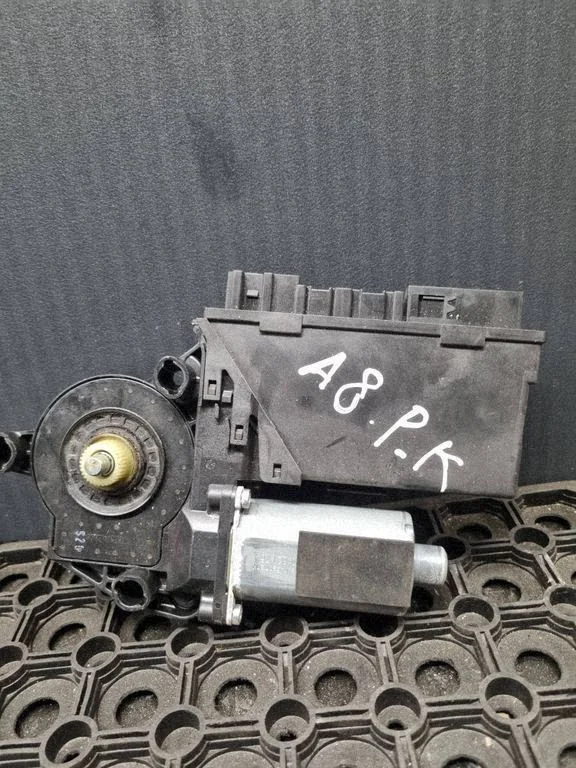 Front door window regulator motor – Audi A8 S8 D3 4E (2002-2009)