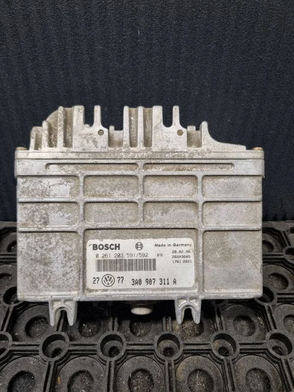 Engine control unit/module 0261203591