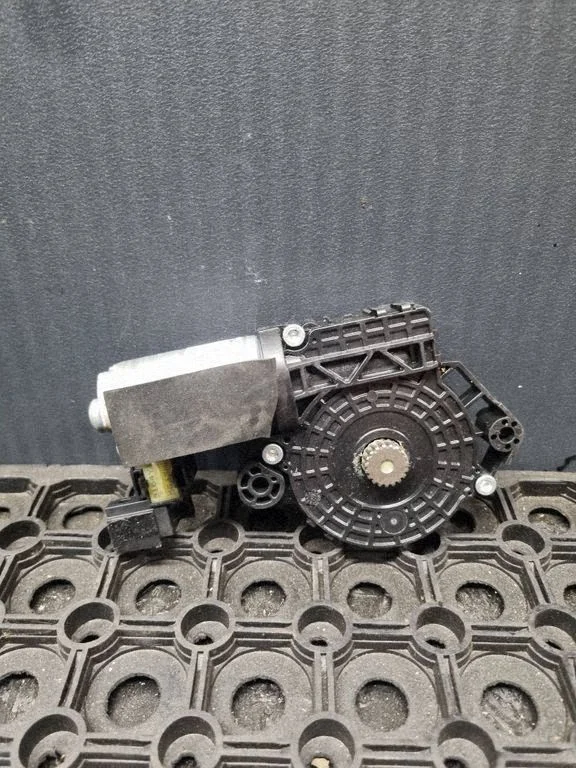 Sunroof motor/actuator – Mercedes-Benz C-Class W205 (2014-2021)