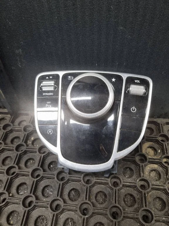Head unit multimedia control – Mercedes-Benz C-Class W205 (2014-2021)