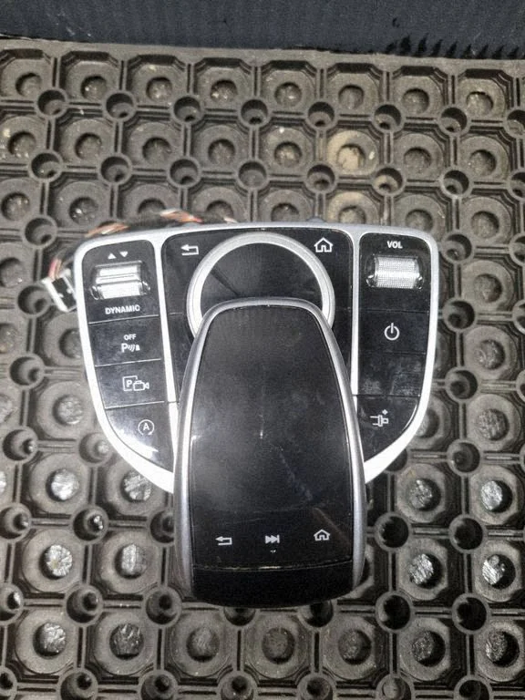Head unit multimedia control – Mercedes-Benz E-Class W213 (2016-)