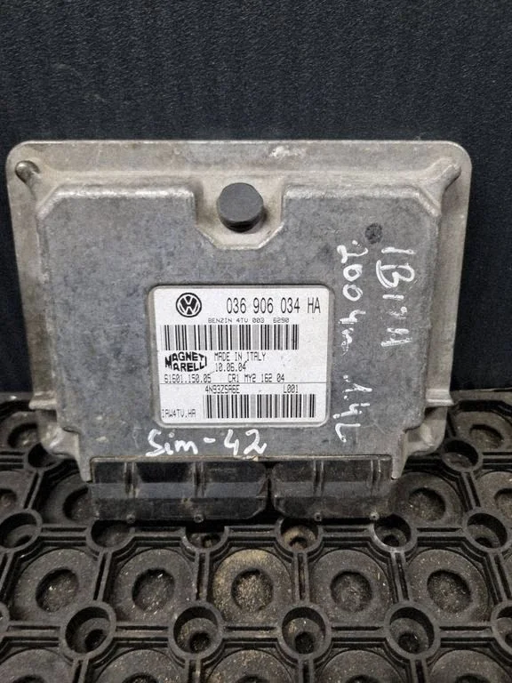 Engine control unit/module ECU – Seat Ibiza III (6L) (2002-2008)