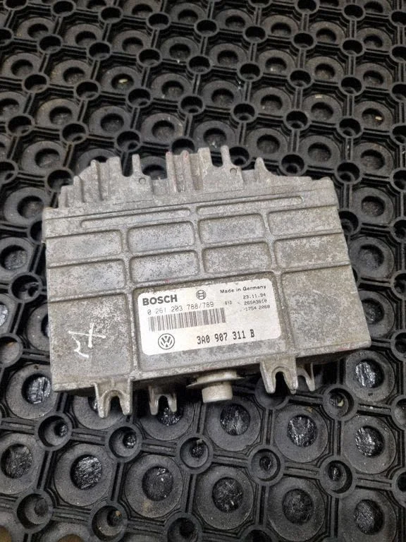 Dzinēja vadības bloks – Mercedes-Benz CLK klase A208 C208 (1997-2002)